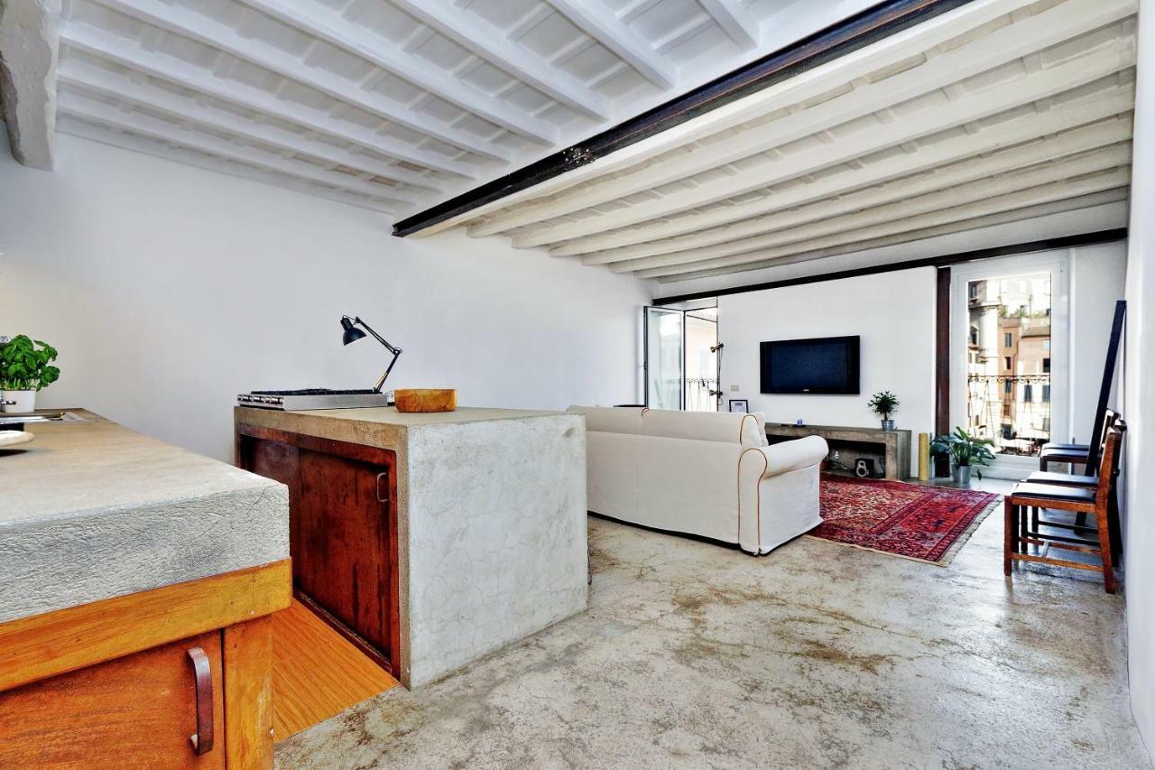 Apartment Campo De Fiori - Amore Mama's Rom